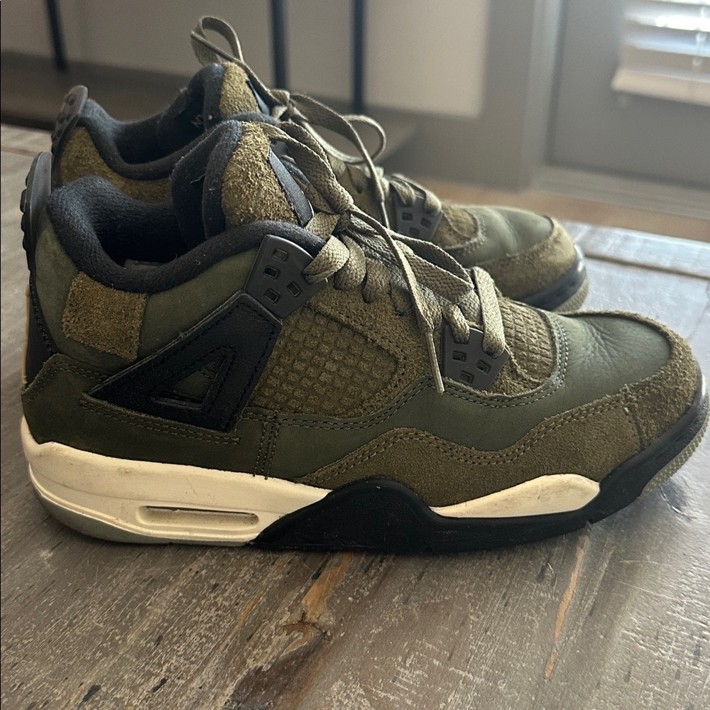 Air Jordan 4 Retro SE Craft GS in 'Olive'